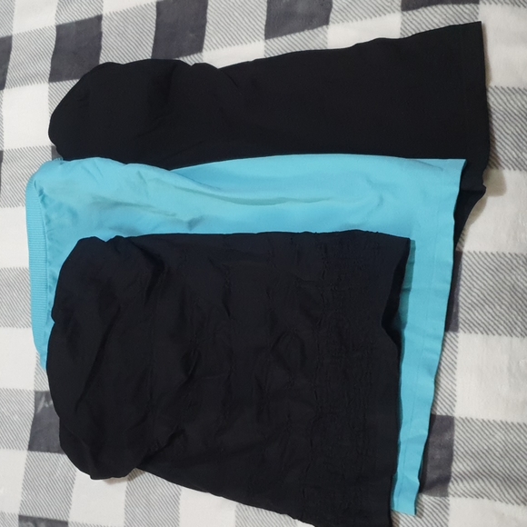 Tops - Picture 2 of 2